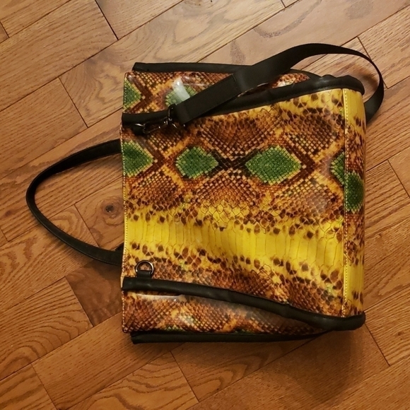 FRENCH connection tote - Picture 4 of 11